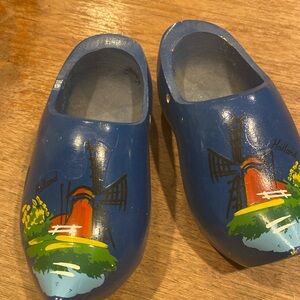 Vintage Dutch Painted Wooden Clogs Souvenir two pairs Windmills Holland
